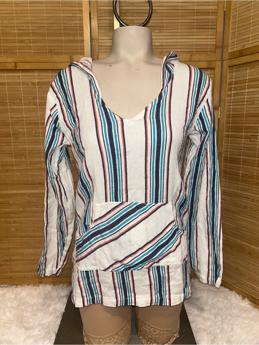 BUC-EES Long Sleeve Striped Hooded Shirt Front Pocket top woman’s small